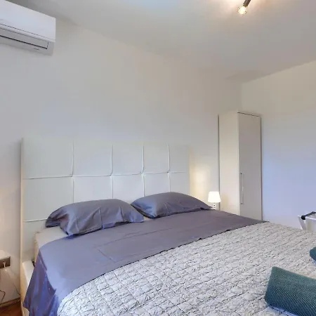 Enka By Interhome Pula