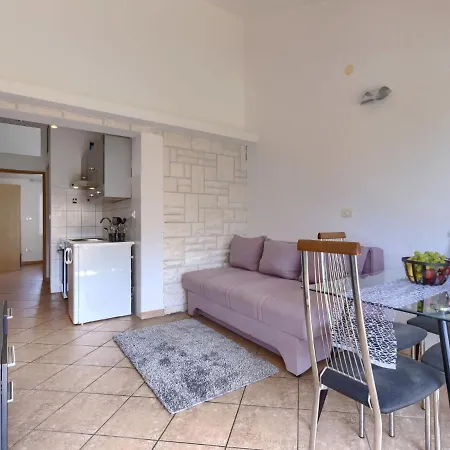 Semesterbostad Enka By Interhome Pula