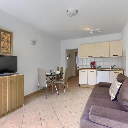 Semesterbostad Enka By Interhome