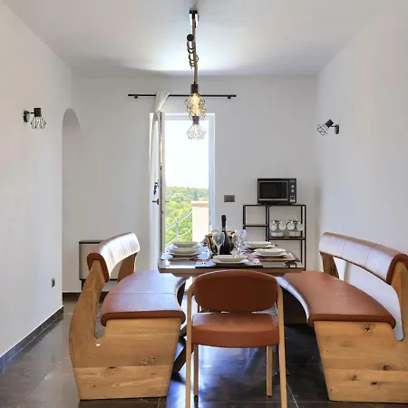 Semesterbostad Enka By Interhome Pula