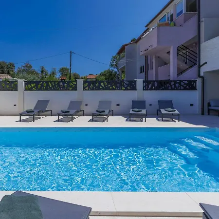 Nyaraló Enka By Interhome Póla