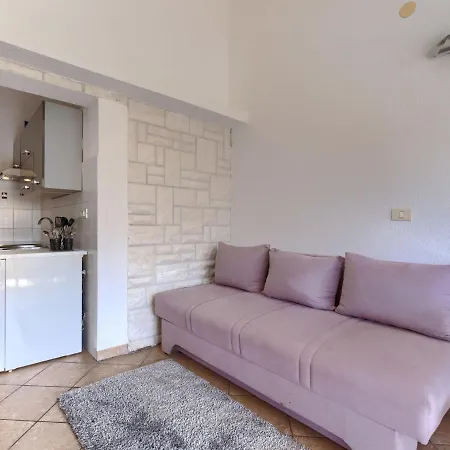 Enka By Interhome Pula