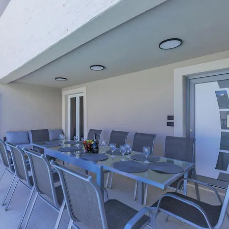 Semesterbostad Enka By Interhome