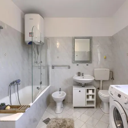 Semesterbostad Enka By Interhome
