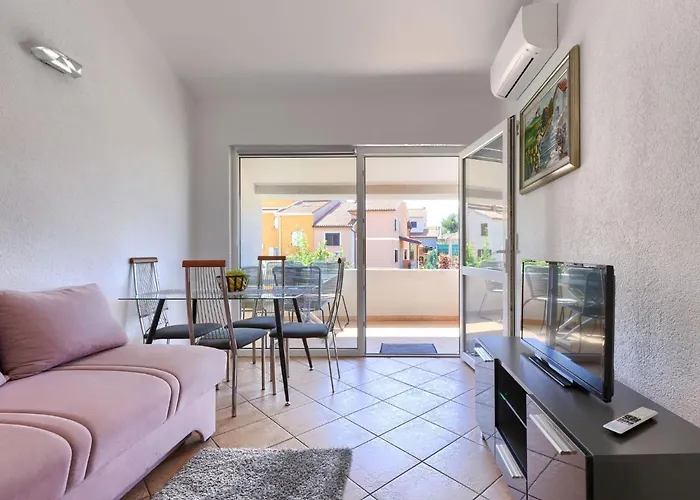 Enka By Interhome Pula