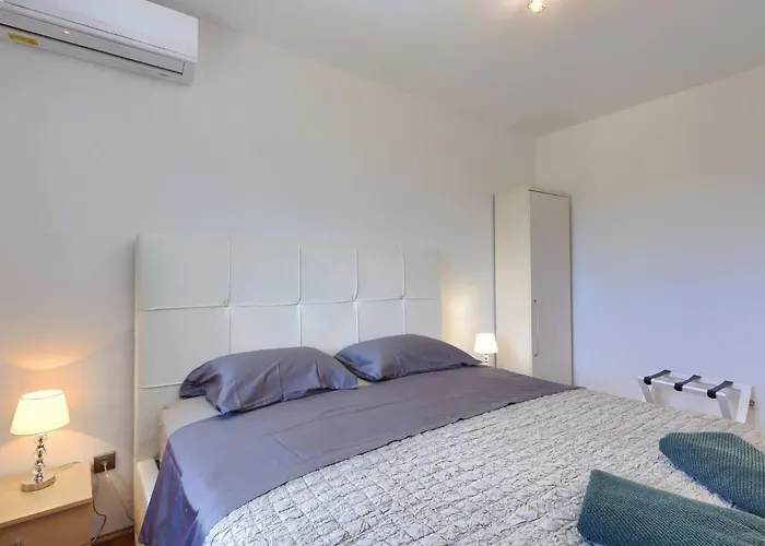 Enka By Interhome Pula