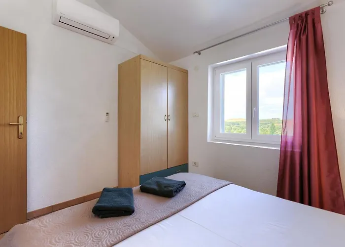 Enka By Interhome Pula