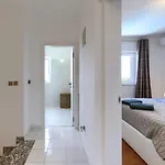 Enka By Interhome * Pula