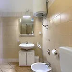 Enka By Interhome Pula