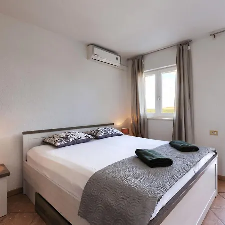 Enka By Interhome Nyaraló